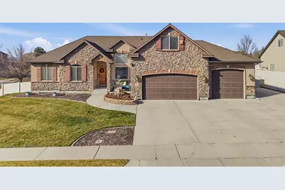 1117 N Cedar Hollow Blvd E, Lehi, UT 84043 - Photo 1