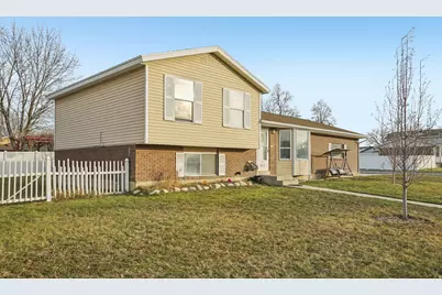 9571 S David St E, Sandy, UT 84070 - Photo 1
