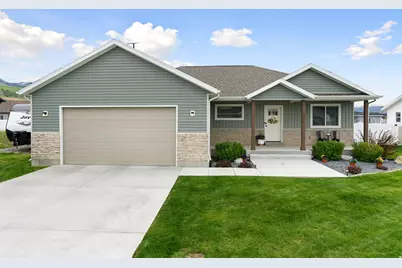 1534 E 600 S, Hyrum, UT 84319 - Photo 1