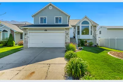 916 N 1100 W, Farmington, UT 84025 - Photo 1