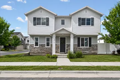 1812 W Parkview Dr S, Syracuse, UT 84075 - Photo 1