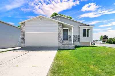 711 S 825 E, Layton, UT 84041 - Photo 1