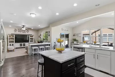 10338 S Venenzia Way W, South Jordan, UT 84095 - Photo 1