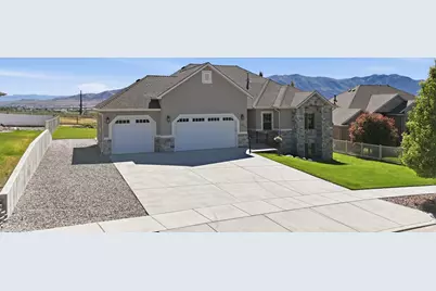 1098 N Valley View Dr, Tremonton, UT 84337 - Photo 1