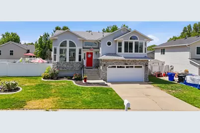 621 Willow Bend Dr W, Centerville, UT 84014 - Photo 1