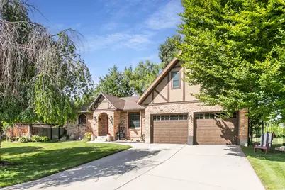 1406 E Lombardy Ct, Murray, UT 84121 - Photo 1
