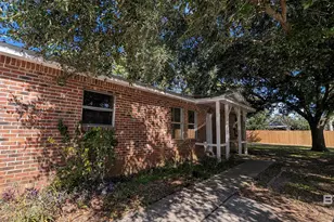 1616 N Cedar St, Foley, AL 36535 - Photo 1