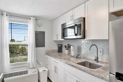 200 E Beach Boulevard #305, Gulf Shores, AL 36542 - Photo 9