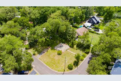 406 Fairland Avenue, Fairhope, AL 36532 - Photo 1