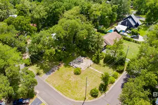 406 Fairland Ave, Fairhope, AL 36532 - Photo 1