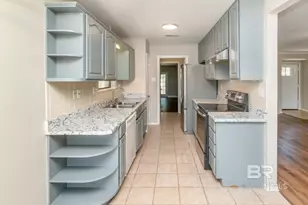 5805 Holly Hill Ct, Mobile, AL 36609 - Photo 3