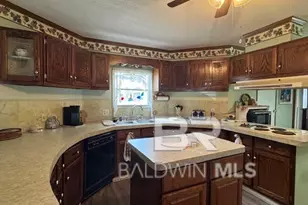 1558 Valencia Dr, Lillian, AL 36549 - Photo 9