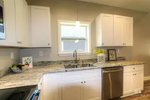 8667 Anniston Dr, Perdido Beach, AL 36530 - Photo 9