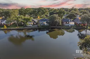 219 Spring Lake Dr, Fairhope, AL 36532 - Photo 3