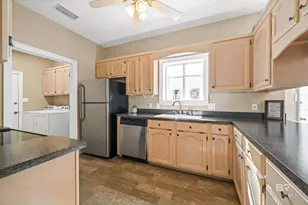 27 Cottage Dr, Fairhope, AL 36532 - Photo 11