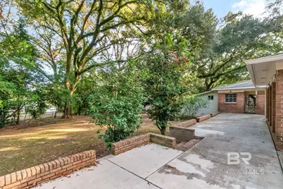 913 Cottage Hill Avenue, Mobile, AL 36693 - Photo 13