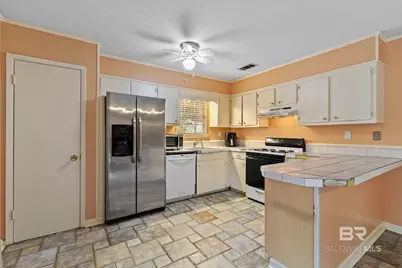 1701 Phillips Lane, Mobile, AL 36618 - Photo 13