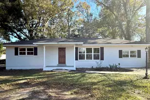 201 S Stuart St, Foley, AL 36535 - Photo 1