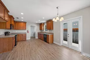 319 Bloomsbury Ave, Fairhope, AL 36532 - Photo 7