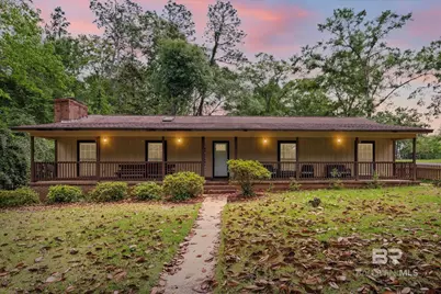 806 Lakeview Drive, Bay Minette, AL 36507 - Photo 1