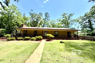 806 Lakeview Dr, Bay Minette, AL 36507 - Photo 1