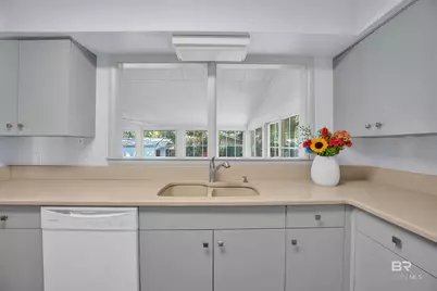 252 S Bayview Street, Fairhope, AL 36532 - Photo 9