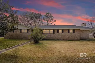 605 N Day Ave, Bay Minette, AL 36507 - Photo 1