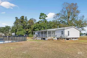 10821 York Ln, Elberta, AL 36530 - Photo 5