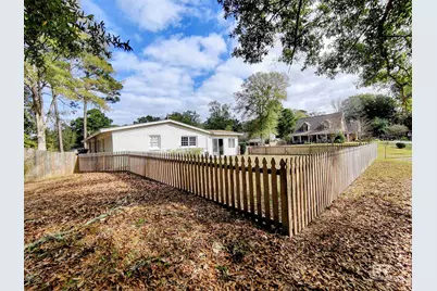 601 Bon Secour Street, Fairhope, AL 36532 - Photo 3