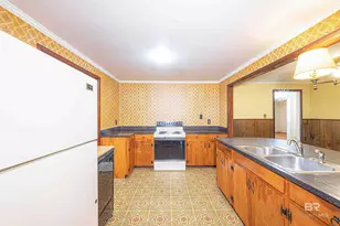 308 Valley Rd, Chickasaw, AL 36611 - Photo 15