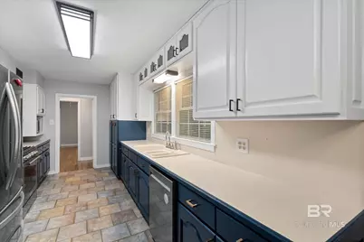 409 E Byron Avenue, Mobile, AL 36609 - Photo 11