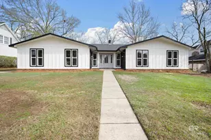 2333 W Huffman Dr, Mobile, AL 36693 - Photo 1