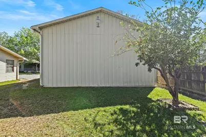 303 W Banyan Street, Bay Minette, AL 36507 - Photo 7
