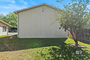 303 W Banyan St, Bay Minette, AL 36507 - Photo 7