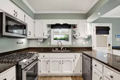 5770 Chester Court, Mobile, AL 36609 - Photo 9