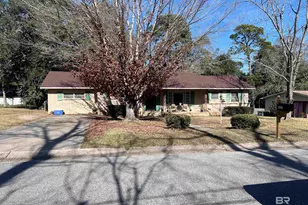 607 Bellangee Ave, Fairhope, AL 36532 - Photo 1