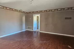 151 Bullard St, Atmore, AL 36502 - Photo 5