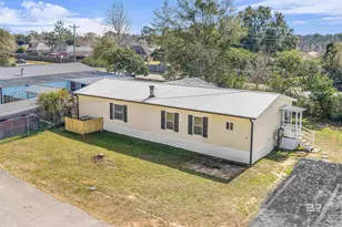 102 S Wren Ln, Robertsdale, AL 36567 - Photo 3