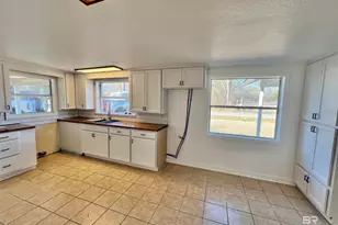 111 Swift St, Atmore, AL 36502 - Photo 5