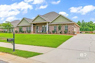 323 Wakefield Ave, Fairhope, AL 36532 - Photo 1