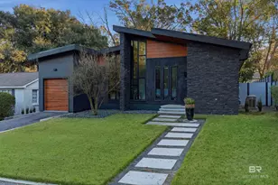 604 Johnson Ave, Fairhope, AL 36532 - Photo 1