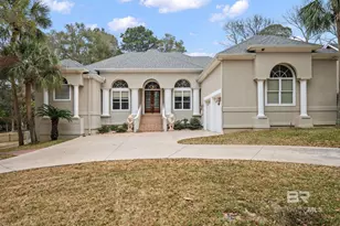 305 Clubhouse Dr, Fairhope, AL 36532 - Photo 1