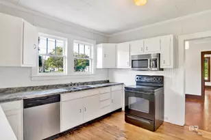 109 N Armstrong Ave, Bay Minette, AL 36507 - Photo 11