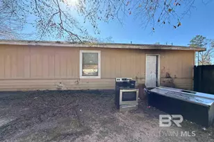 301 E Hickory St, Bay Minette, AL 36507 - Photo 5