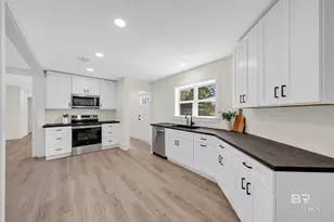 1409 Altair Ln, Mobile, AL 36693 - Photo 9