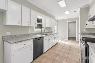 613 W Oak Ridge Ct, Daphne, AL 36526 - Photo 13