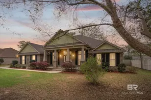 704 Edinburgh Ave, Foley, AL 36535 - Photo 1