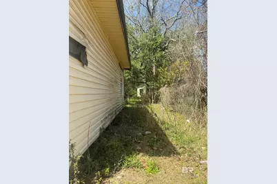 227 E Elm Street, Prichard, AL 36610 - Photo 31