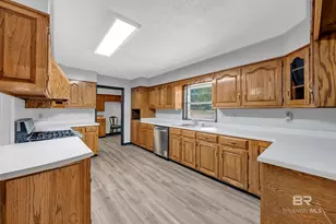 5225 Persons Dr, Mobile, AL 36618 - Photo 13