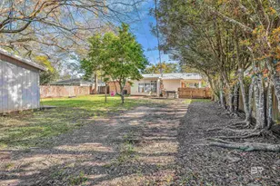 407 E Myrtle Ave, Foley, AL 36535 - Photo 23